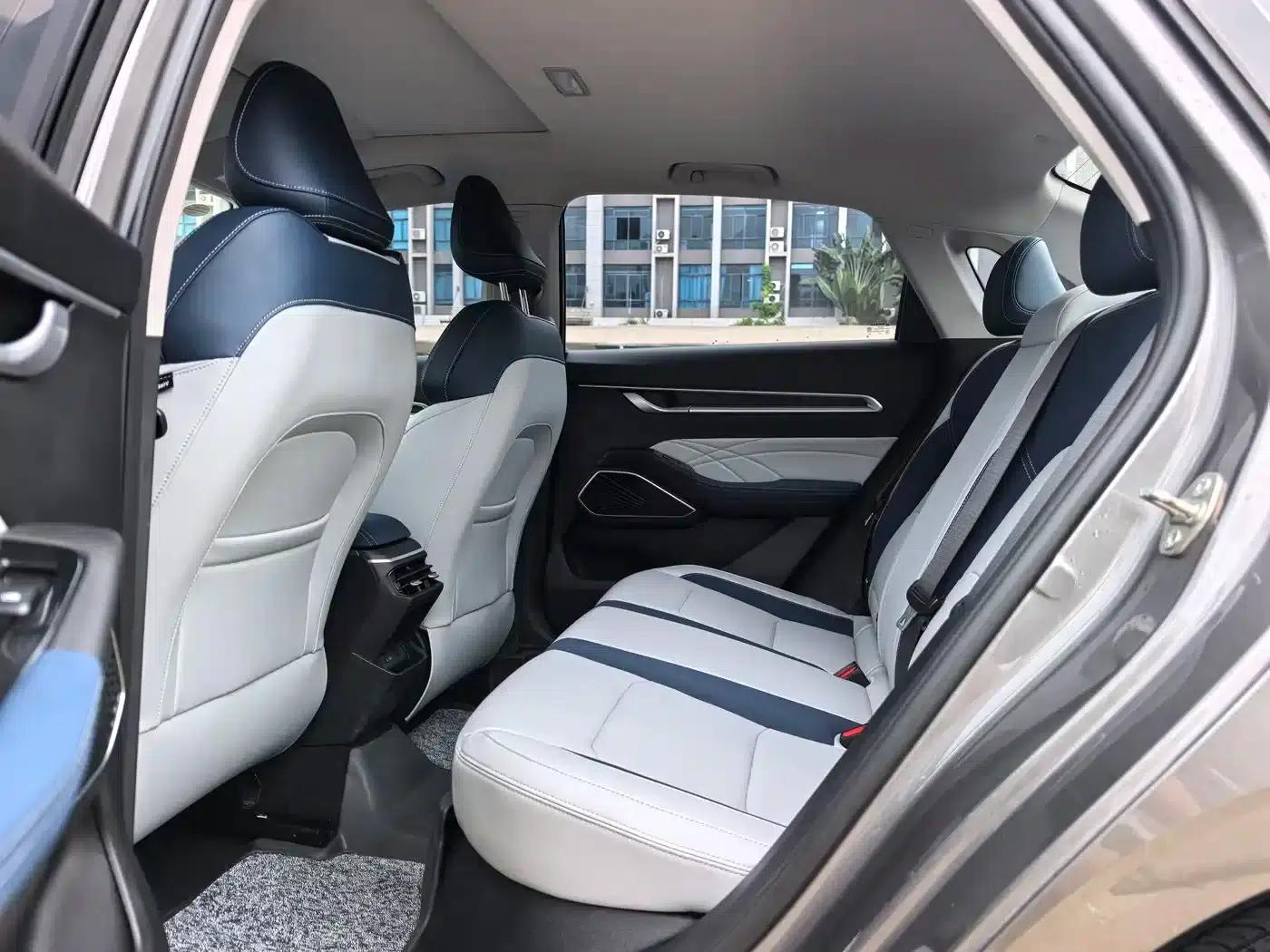 Geely Emgrand 2022 4th Generation 1.5L CVT Flagship Edition — миниатюра 9