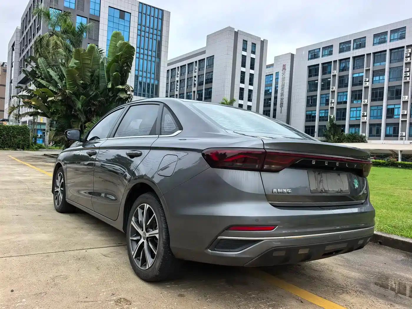 Geely Emgrand 2022 4th Generation 1.5L CVT Flagship Edition — миниатюра 10