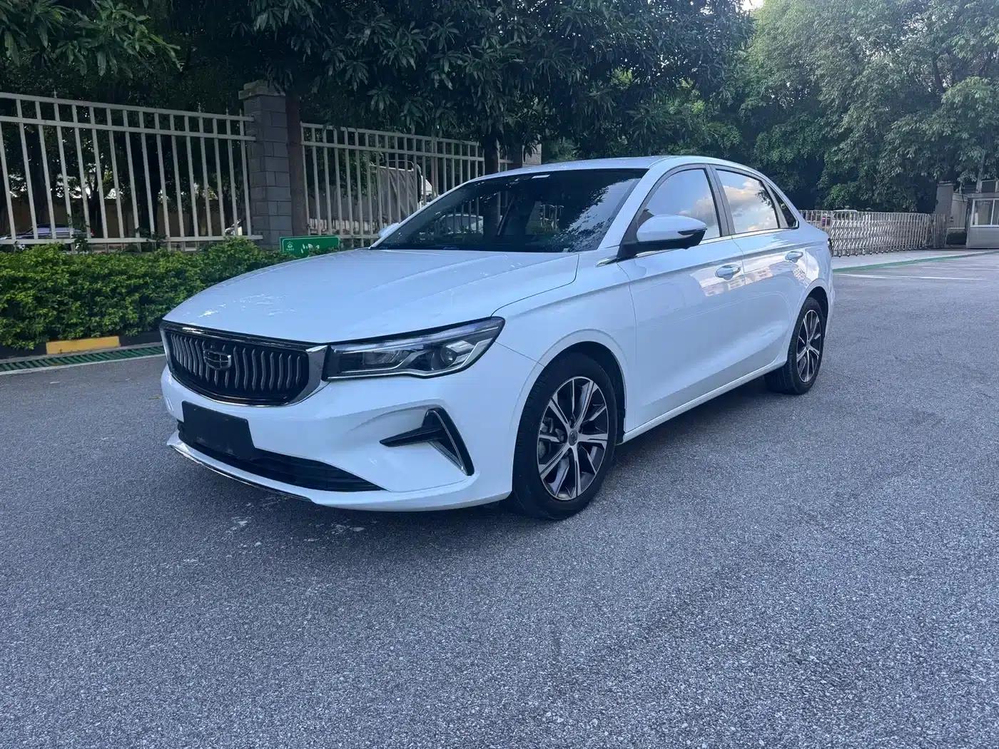 Geely Emgrand 2022 4th Generation 1.5L CVT Flagship Edition — миниатюра 1