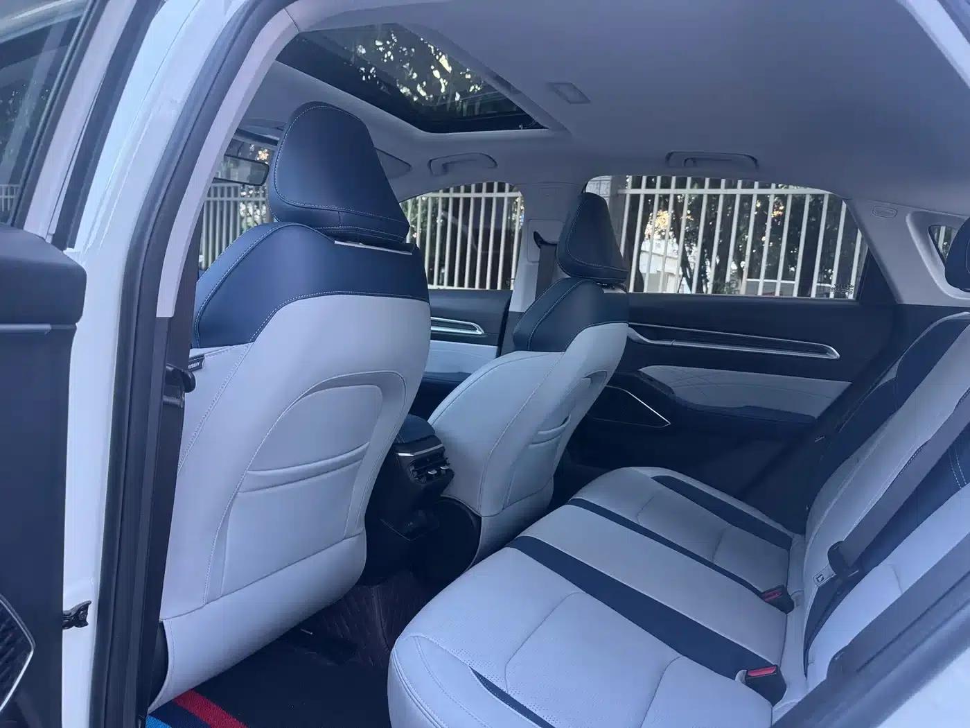 Geely Emgrand 2022 4th Generation 1.5L CVT Flagship Edition — миниатюра 12