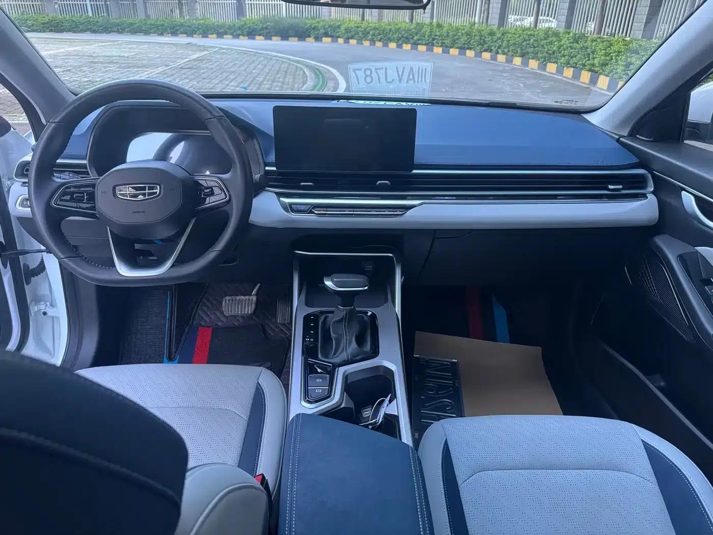 Geely Emgrand 2022 4th Generation 1.5L CVT Flagship Edition — миниатюра 17