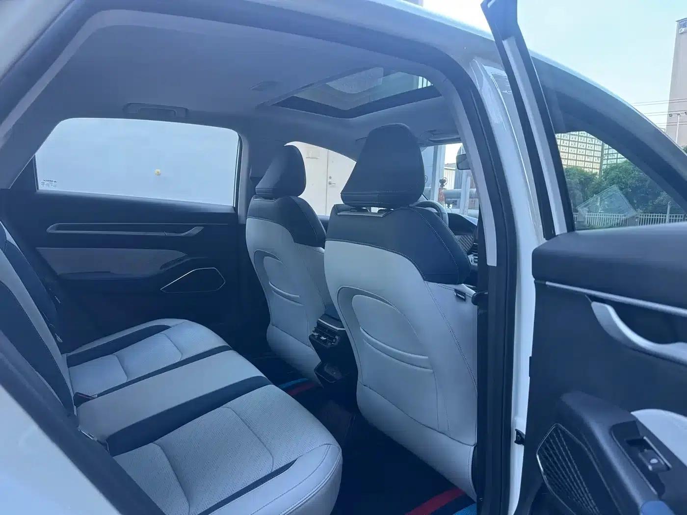 Geely Emgrand 2022 4th Generation 1.5L CVT Flagship Edition — миниатюра 19