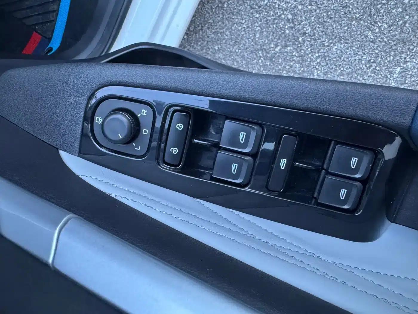 Geely Emgrand 2022 4th Generation 1.5L CVT Flagship Edition — миниатюра 7