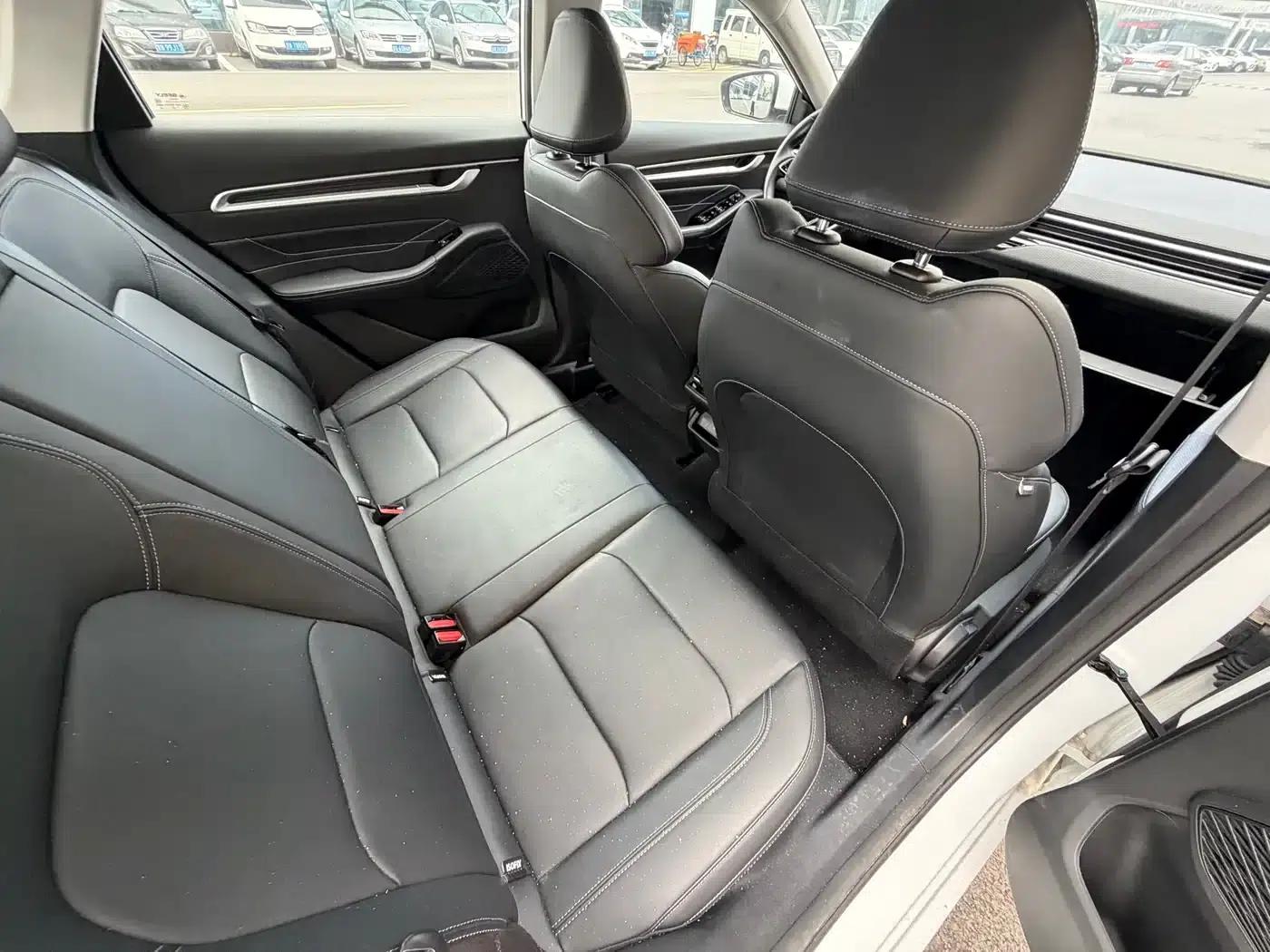 Geely Emgrand 2026 4 Millionth Anniversary Edition 1.5L CVT Flying Model — миниатюра 6