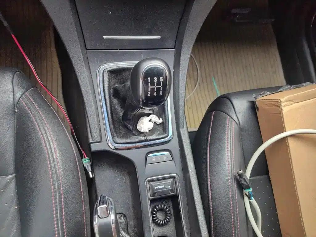 Geely Emgrand 2014 Hatchback 1.5L Manual Elite — миниатюра 11