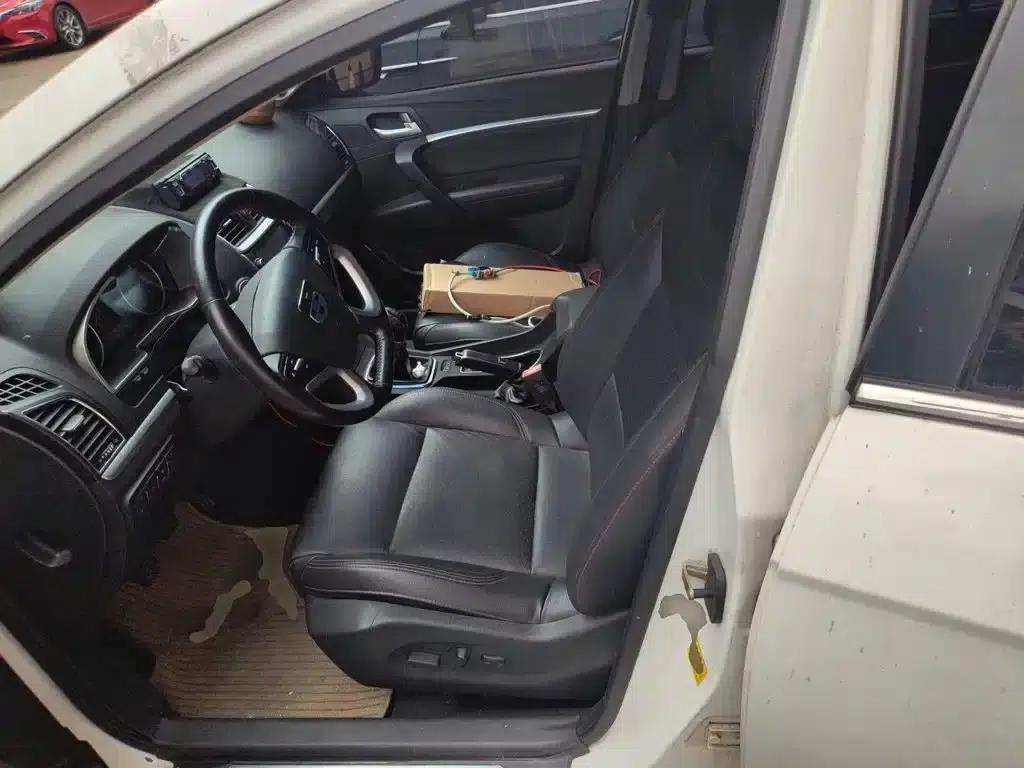 Geely Emgrand 2014 Hatchback 1.5L Manual Elite — миниатюра 12