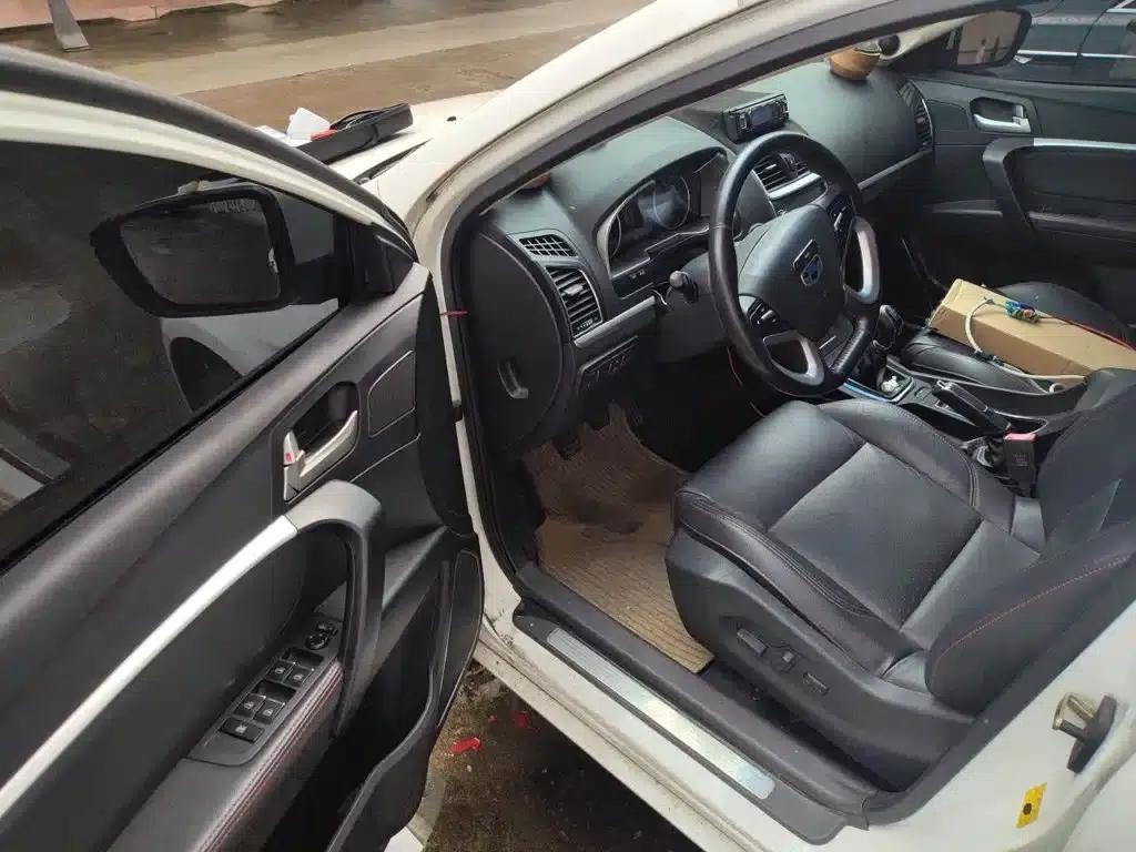 Geely Emgrand 2014 Hatchback 1.5L Manual Elite — миниатюра 13