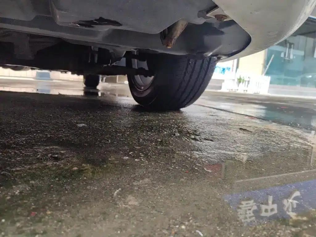 Geely Emgrand 2014 Hatchback 1.5L Manual Elite — миниатюра 21