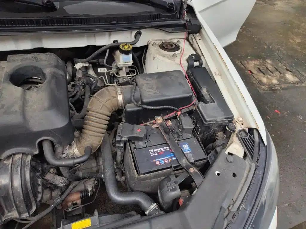 Geely Emgrand 2014 Hatchback 1.5L Manual Elite — миниатюра 24