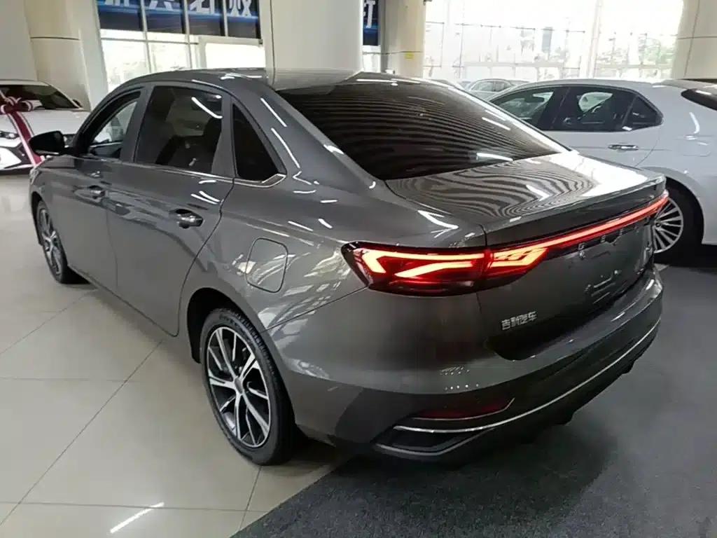 Geely Emgrand 2022 4th Generation 1.5L CVT Premium — миниатюра 5