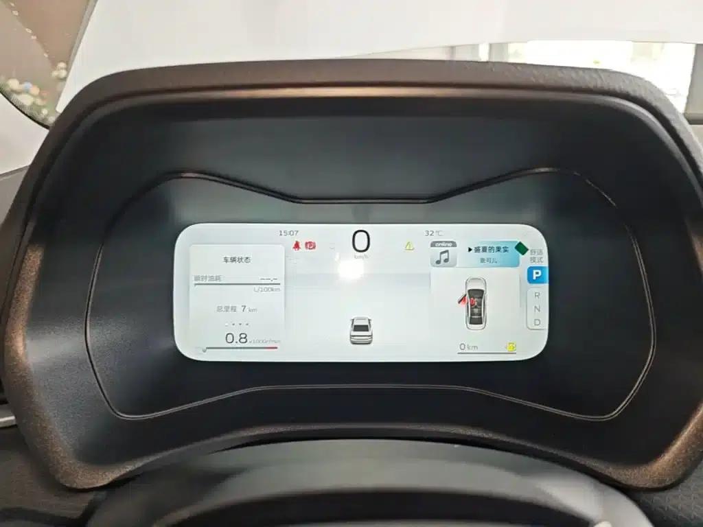Geely Emgrand 2026 4 Millionth Anniversary Edition 1.5L CVT Flying Model — миниатюра 12