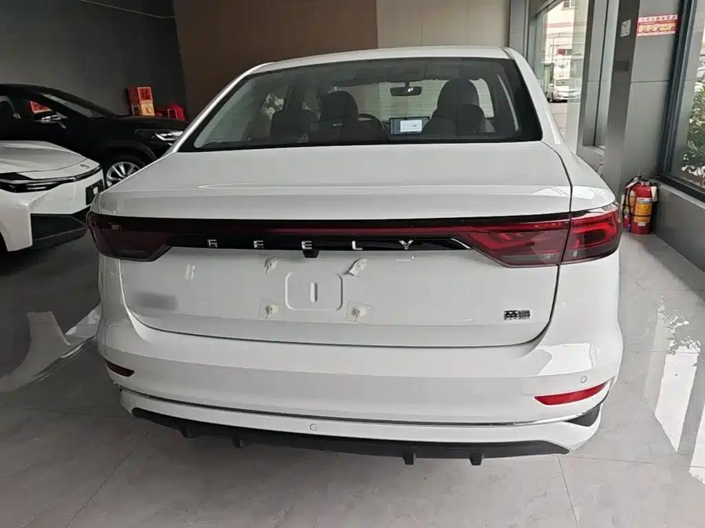 Geely Emgrand 2026 4 Millionth Anniversary Edition 1.5L CVT Flying Model — миниатюра 6