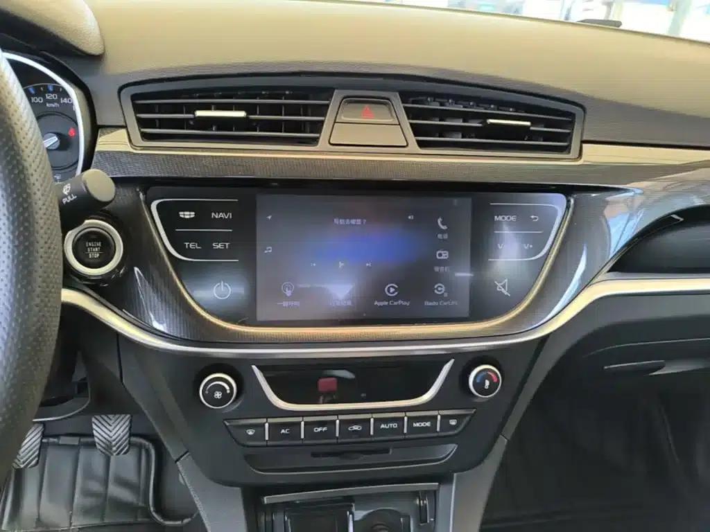 Geely Emgrand 2017 Sedan Million Edition 1.5L Manual Upgrade Version — миниатюра 13
