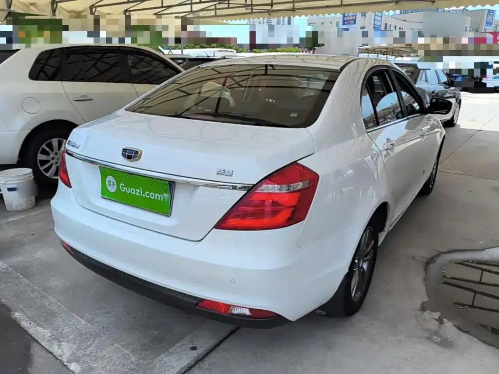 Geely Emgrand 2017 Sedan Million Edition 1.5L Manual Upgrade Version — миниатюра 7