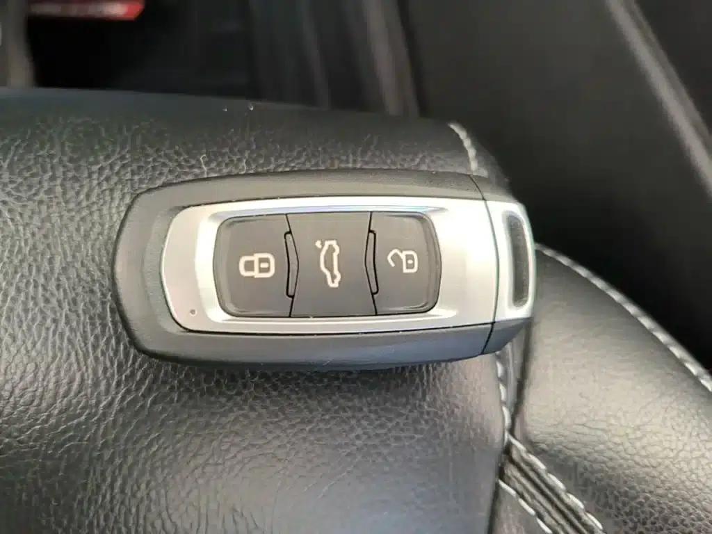 Geely Emgrand 2017 Sedan Million Edition 1.5L Manual Upgrade Version — миниатюра 9