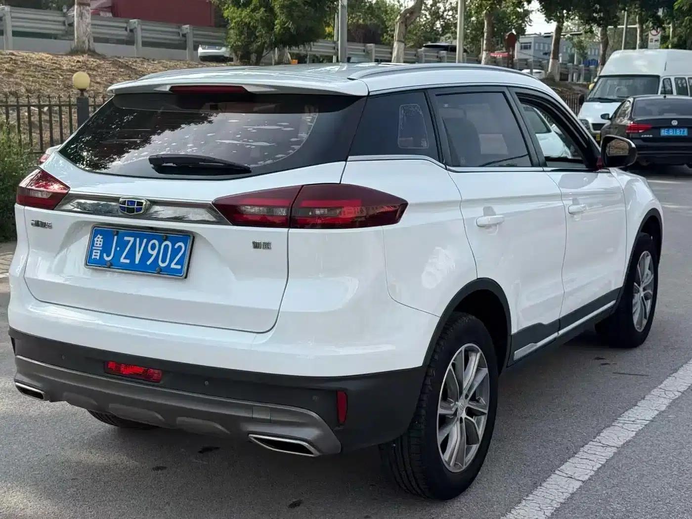 Geely Boyue 2018 2.0L Manual 2WD Smart Edition — миниатюра 4