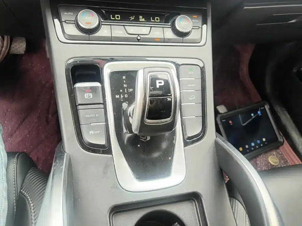Geely Boyue 2021 Million Edition 1.8TD DCT 2WD Luxury — миниатюра 14