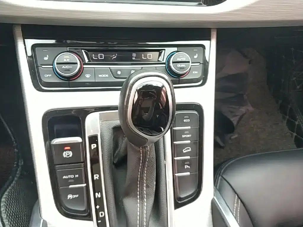 Geely Boyue 2018 1.8TD Automatic 2WD Intelligent Connected 4G Edition — миниатюра 14