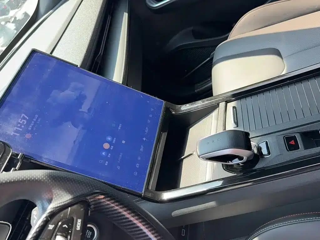 2023 Geely Boyue COOL 1.5TD Friends Edition — миниатюра 19