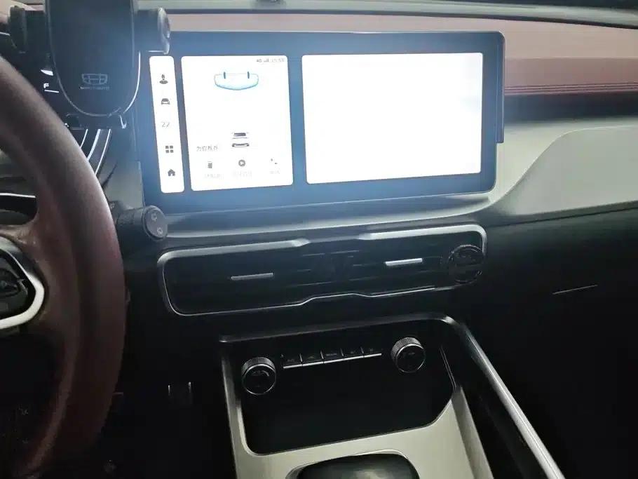 Geely Binyue 2021 1.5TD DCT Glory Edition — миниатюра 13