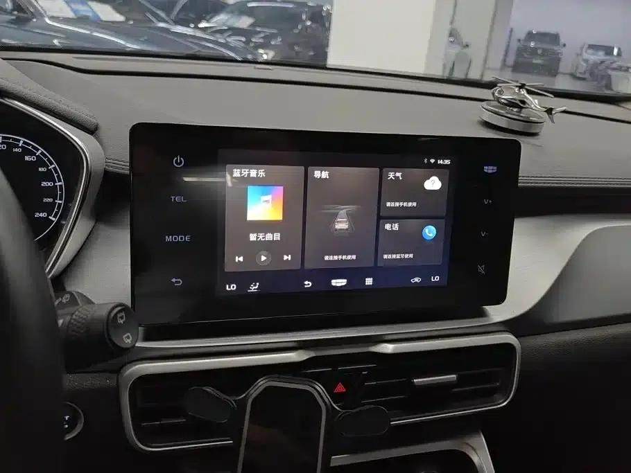 Geely Binyue 2021 1.4T Manual Gold Edition — миниатюра 13
