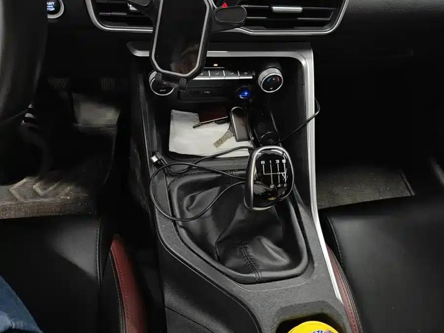 Geely Binyue 2021 1.4T Manual Gold Edition — миниатюра 16