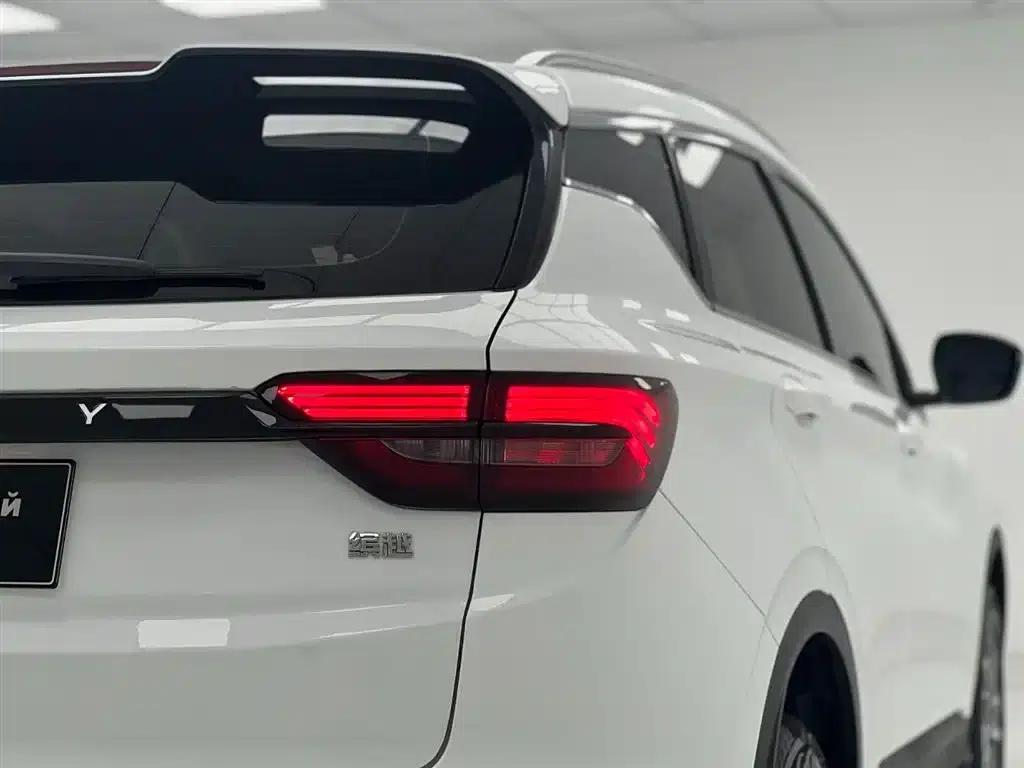 Geely Binyue 2021 1.4T Manual Gold Edition — миниатюра 8