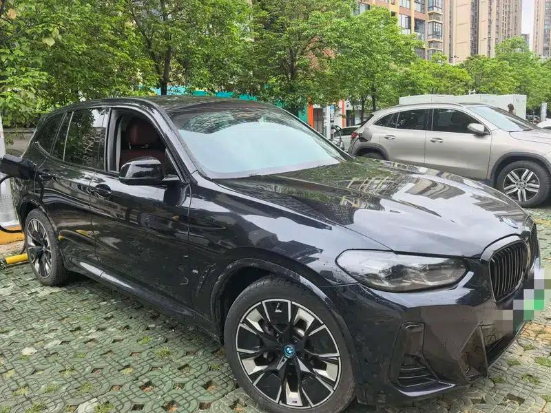 BMW iX3 2022 Leading Edition — миниатюра 2