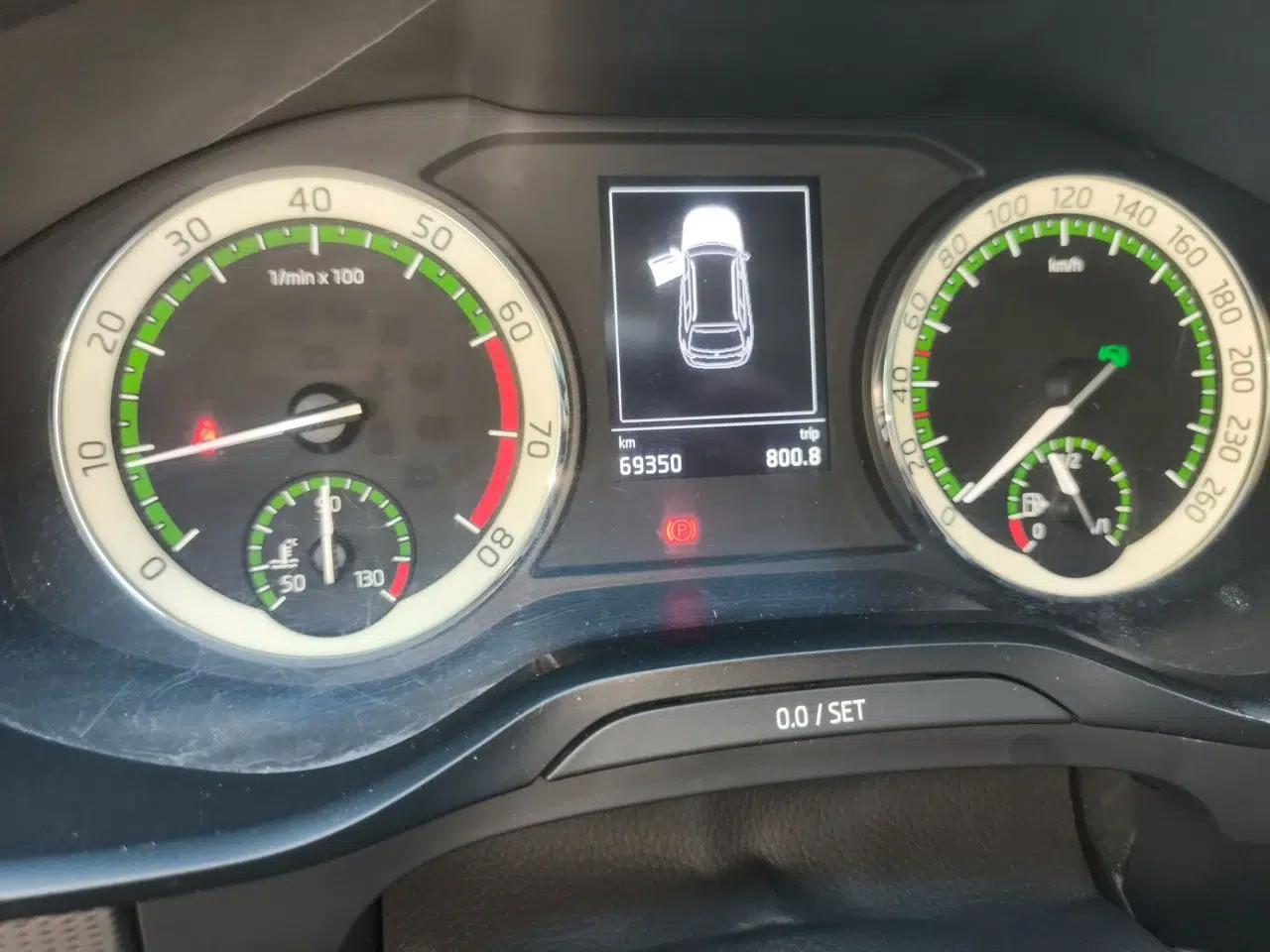 Skoda Kodiaq 2018 Facelifted TSI330 5-Seater Two-Wheel-Drive Comfort Edition — миниатюра 11