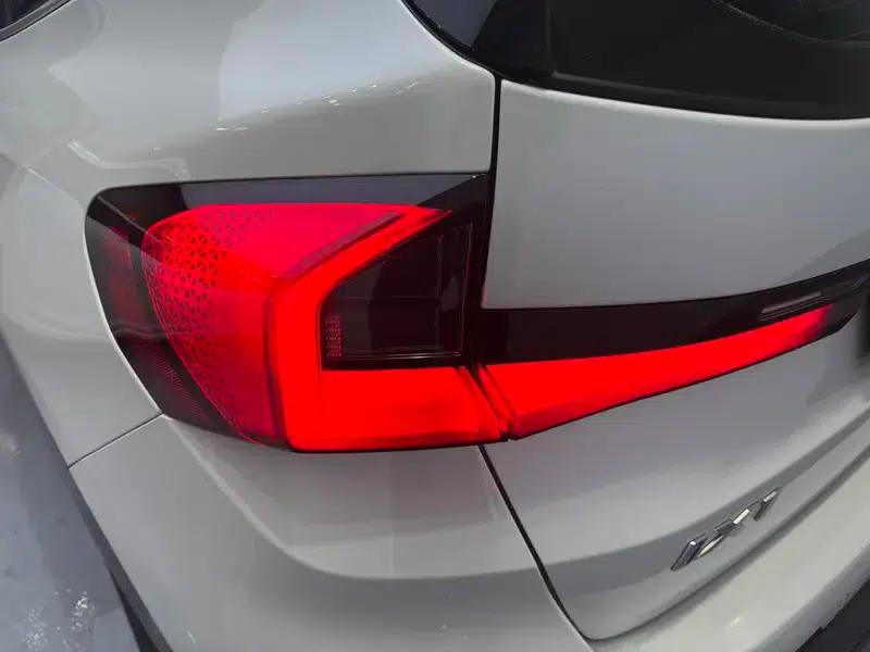 BMW iX1 2025 eDrive25L X Design Package — миниатюра 13