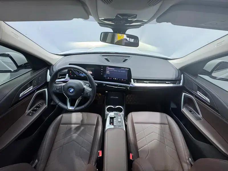 BMW iX1 2025 eDrive25L X Design Package — миниатюра 14