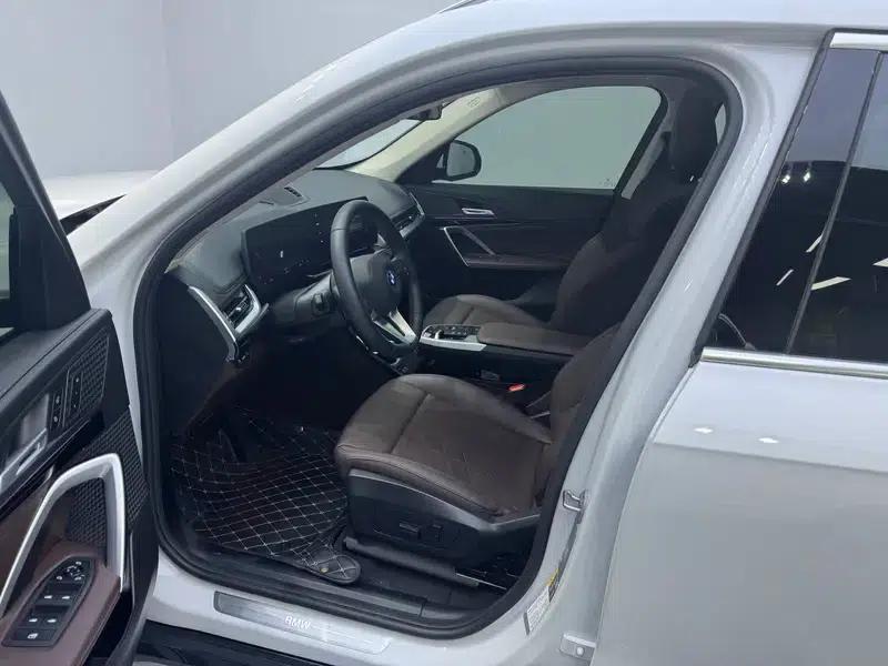BMW iX1 2025 eDrive25L X Design Package — миниатюра 17