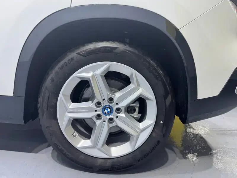 BMW iX1 2025 eDrive25L X Design Package — миниатюра 9