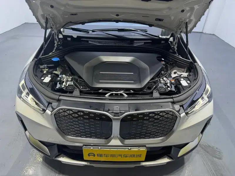 BMW iX1 2025 eDrive25L X Design Package — миниатюра 10