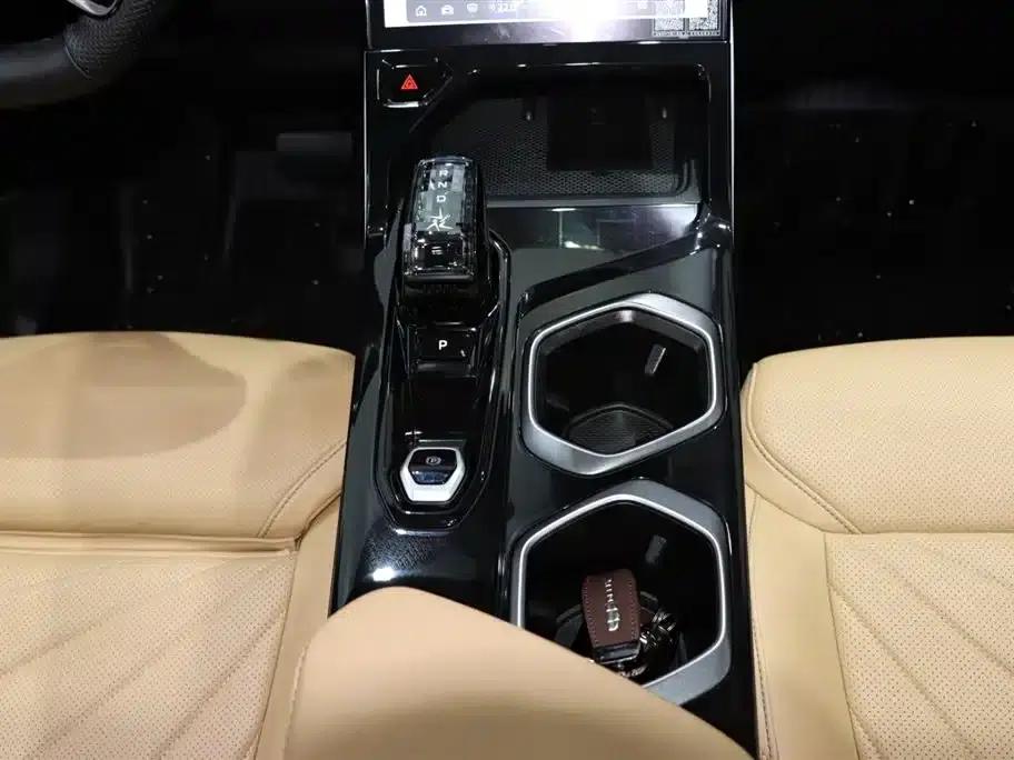 Geely Boyue L 2023 2.0TD DCT Flagship Edition — миниатюра 15