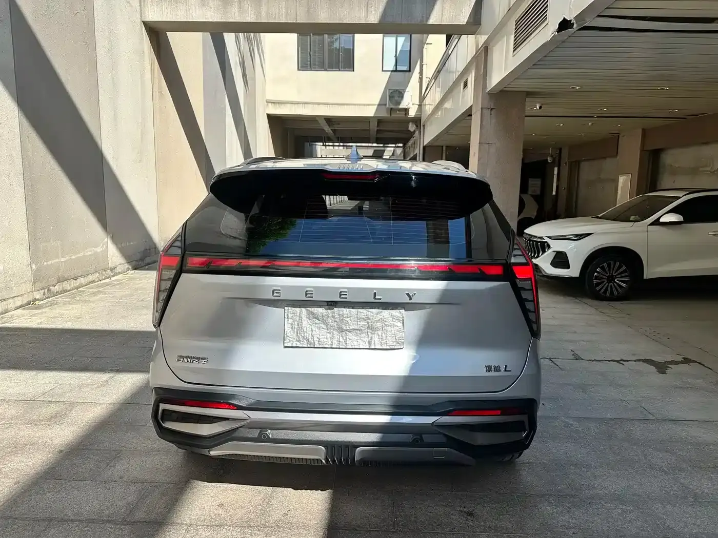 Geely Boyue L 2023 1.5TD DCT Premium Edition — миниатюра 5