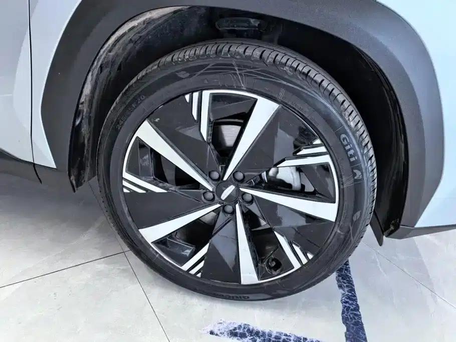 Geely Boyue L 2023 1.5TD DCT Premium Edition — миниатюра 6