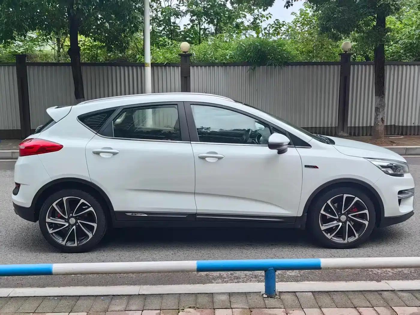 Geely GS 2016 Elegant Edition 1.3T Automatic Premium Model — миниатюра 4