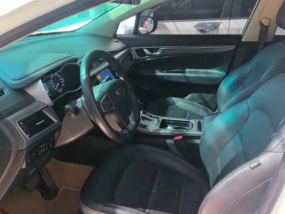 Geely GS 2016 Elegant Edition 1.8L Automatic Leading Model — миниатюра 9