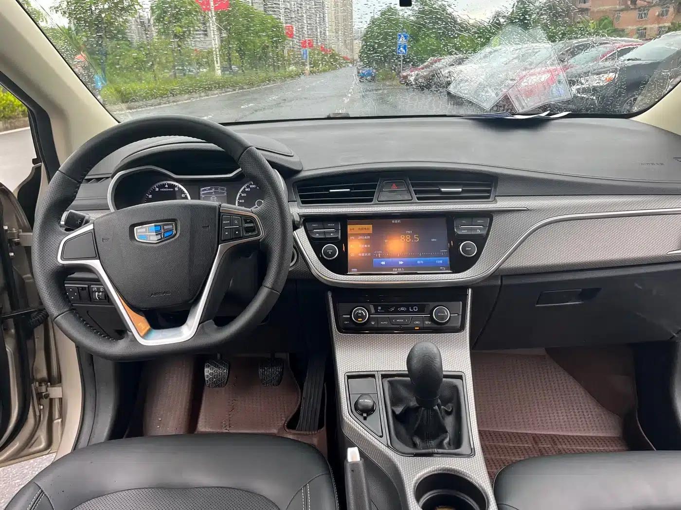 Geely GS 2016 Elegant Edition 1.3T Manual Leading Model — миниатюра 8