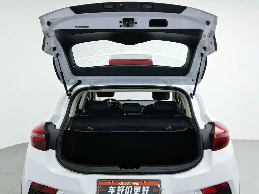 Geely GS 2016 Elegant Edition 1.3T Automatic Leading Model — миниатюра 16