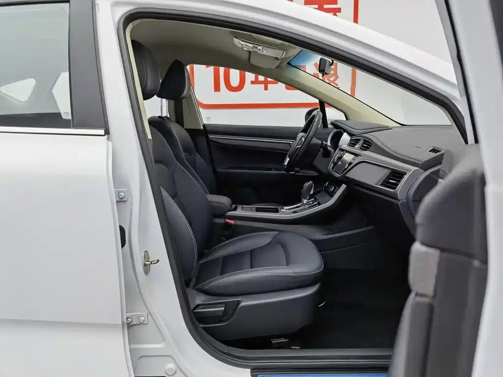 Geely GS 2016 Elegant Edition 1.3T Automatic Leading Model — миниатюра 23