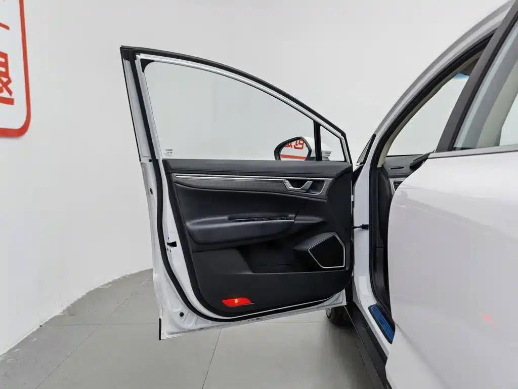 Geely GS 2016 Elegant Edition 1.3T Automatic Leading Model — миниатюра 8