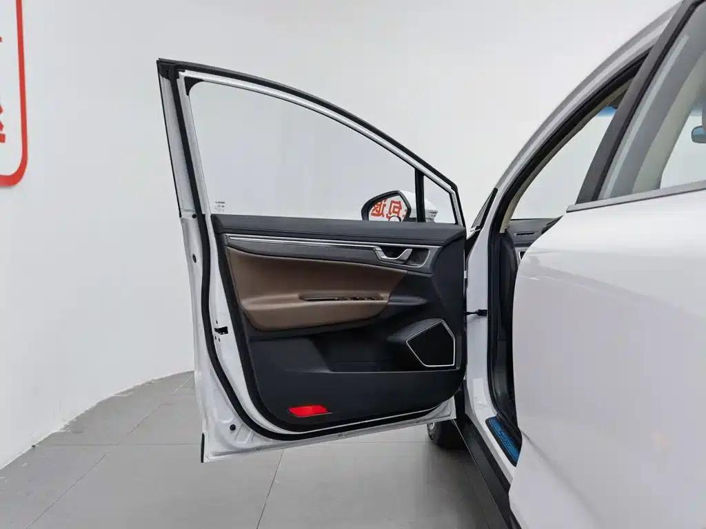 Geely GS 2016 Sport Edition 1.3T Automatic Premium Model — миниатюра 8