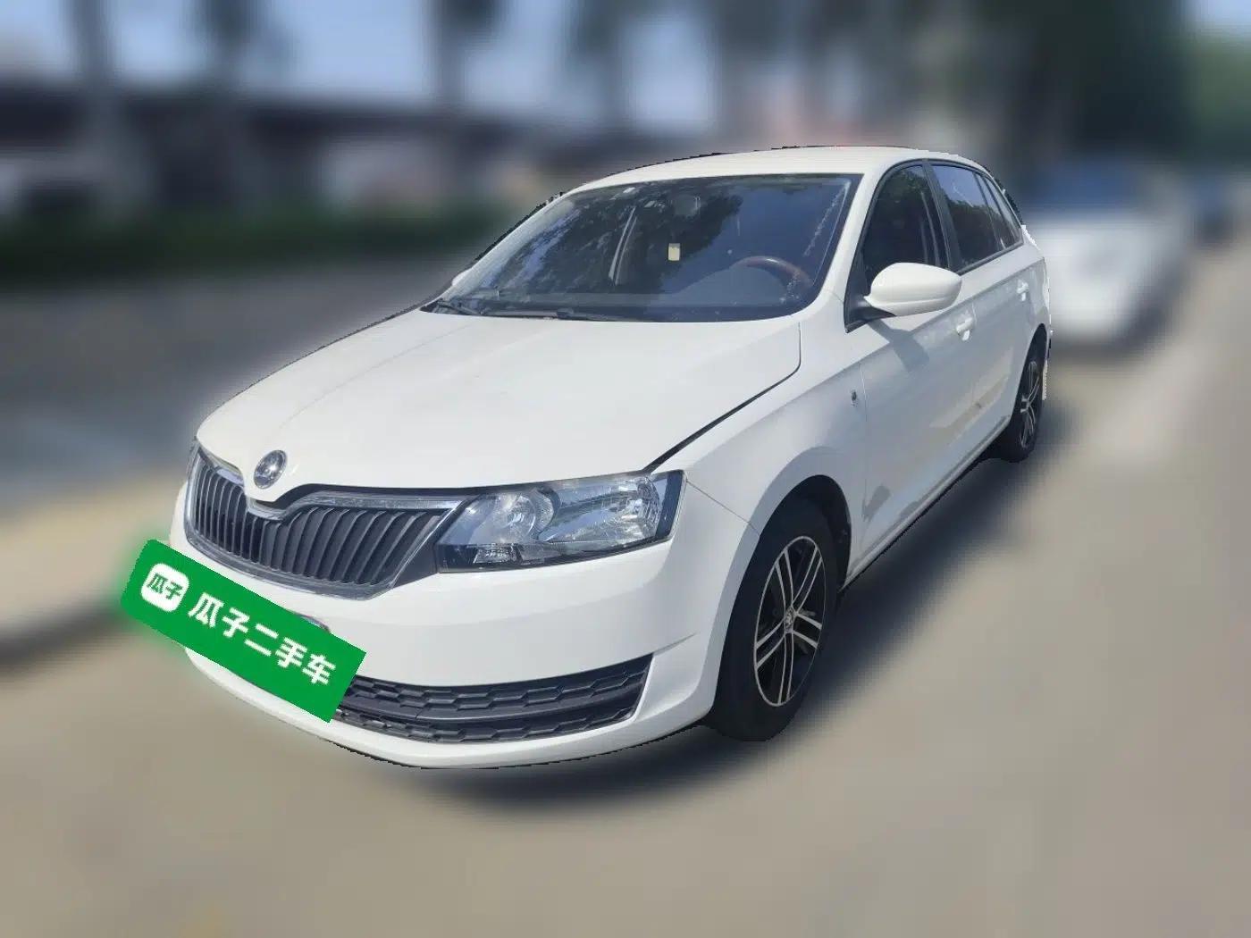 Skoda Rapid Spaceback 2016 Revised Version 1.4L Manual Front-Drive Edition — миниатюра 1