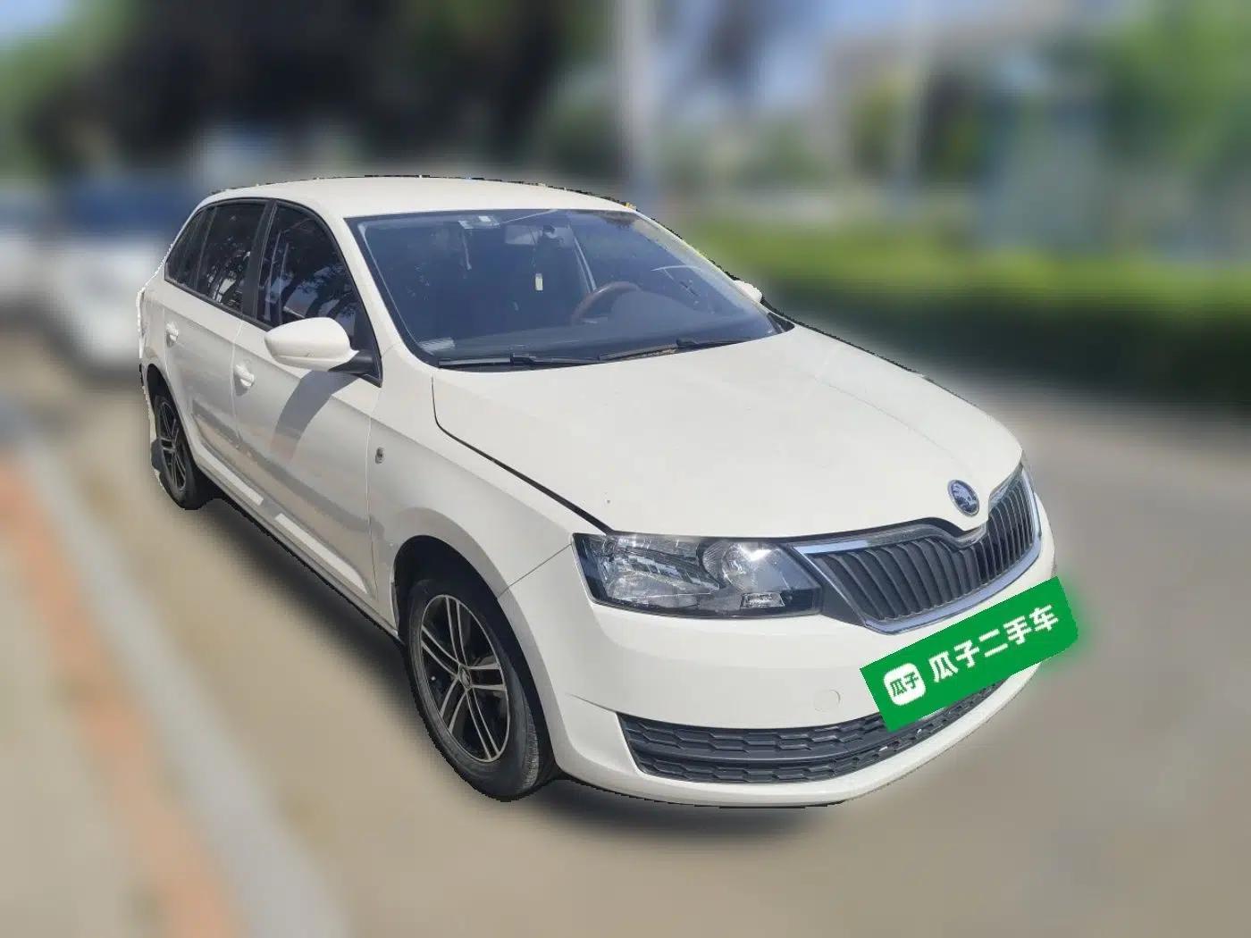 Skoda Rapid Spaceback 2016 Revised Version 1.4L Manual Front-Drive Edition — миниатюра 3