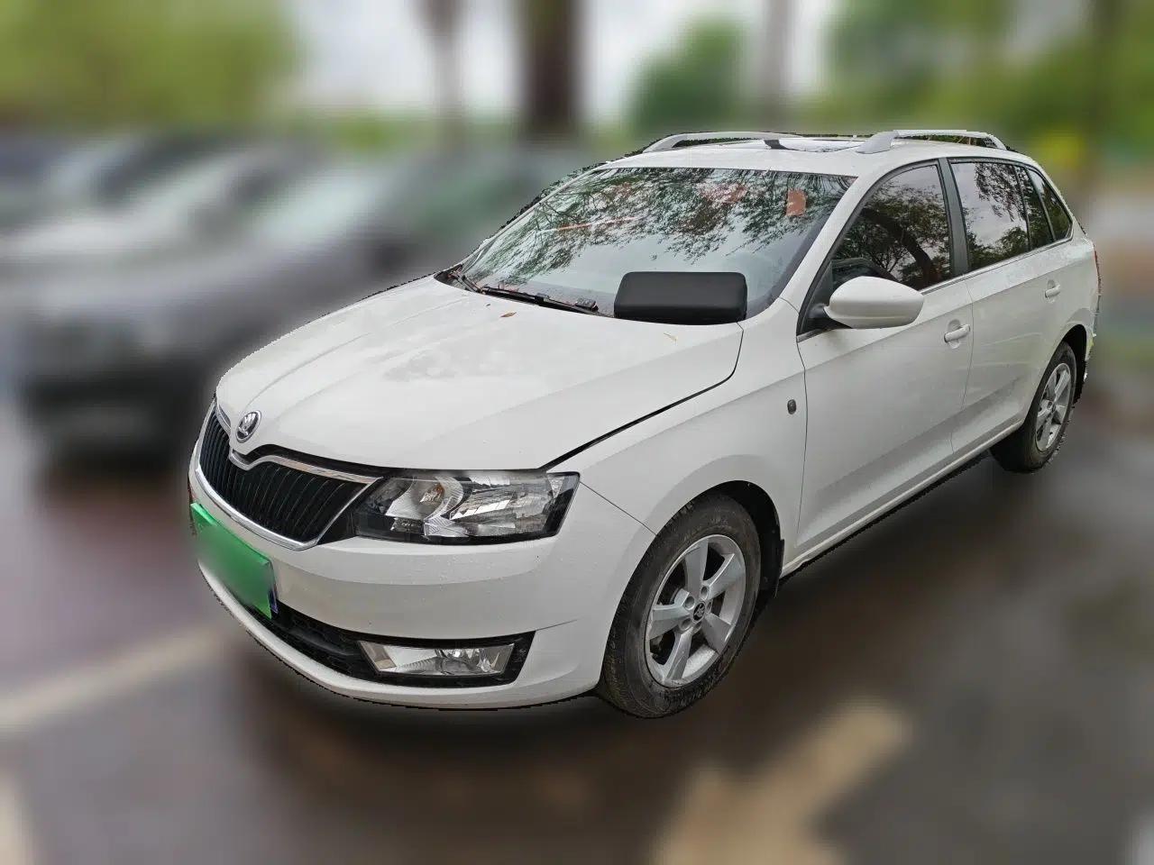 Skoda Rapid Spaceback 2016 Revised Version 1.6L Automatic Front-Drive Edition — миниатюра 1