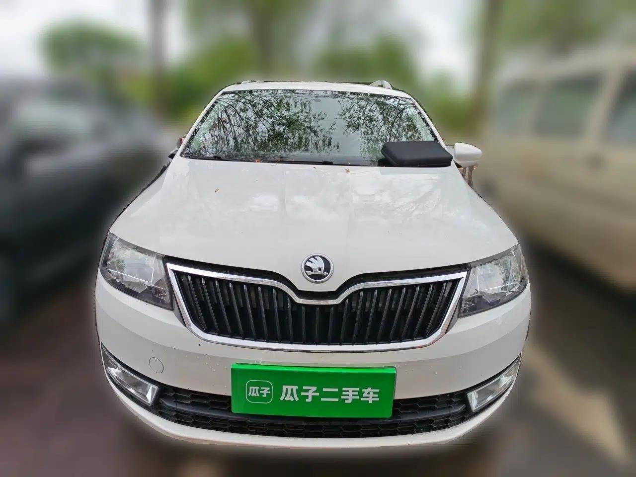Skoda Rapid Spaceback 2016 Revised Version 1.6L Automatic Front-Drive Edition — миниатюра 2