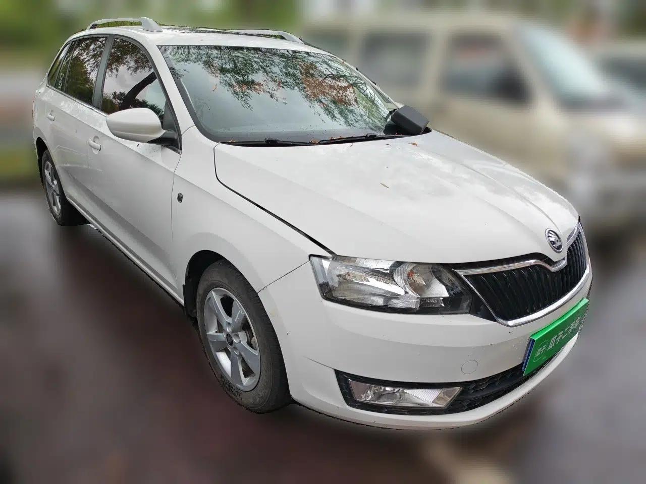 Skoda Rapid Spaceback 2016 Revised Version 1.6L Automatic Front-Drive Edition — миниатюра 3