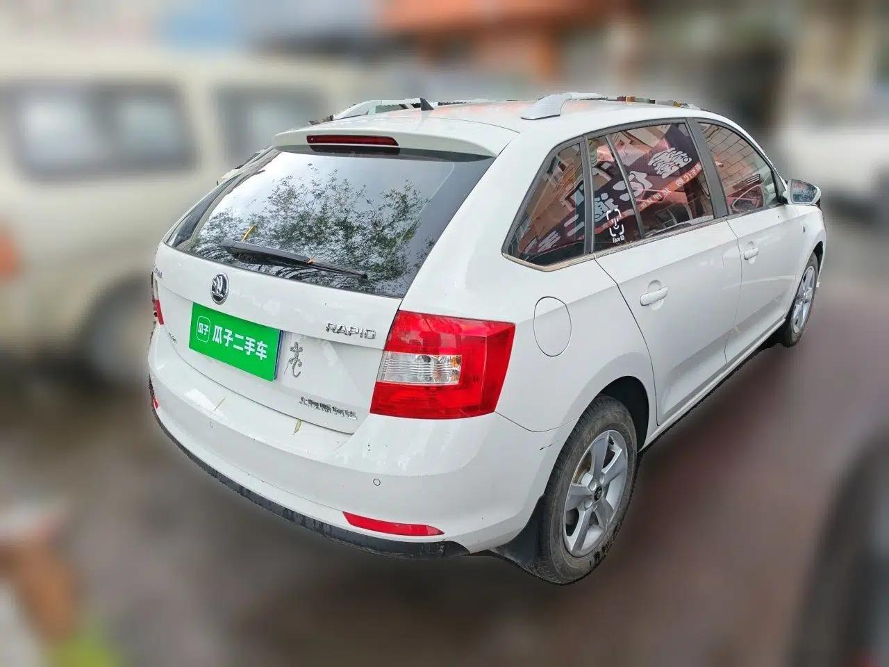 Skoda Rapid Spaceback 2016 Revised Version 1.6L Automatic Front-Drive Edition — миниатюра 6